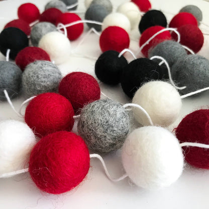 Christmas Plaid Felt Ball Garland