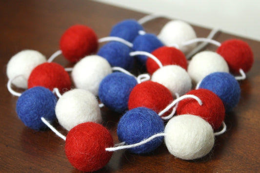 Fourth of July Felt Ball Garland (Dark Blue)